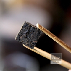 Trà Phổ Nhĩ Chín Tiểu Kim Chuyên 20 năm - Hộp Thiếc 250g - Trà lâu năm, vị dịu sâu