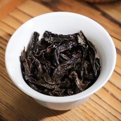 Đại Hồng Bào Vũ Di Sơn Trà Ô Long Hộp Thiếc Thanh Hạc 50g