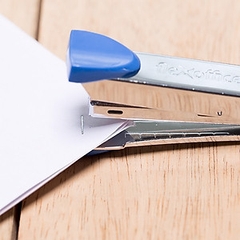 Bấm kim số 10 SureMark SQ-9810