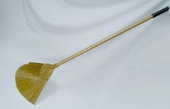 Chổi quét nhà bằng nhựa hình quạt