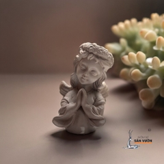 Chậu Đất Nung Hình Thiên Thần Chắp Tay - Gốm Sứ Sân Vườn