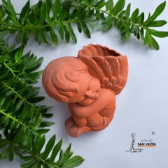 Chậu Gốm Đất Nung Hình Thiên Thần Nhỏ Ngồi Bó Gối - Gốm Sứ Sân Vườn