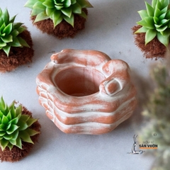 Chậu Đất Nung Hình Bàn Tay Khoanh - Gốm Sứ Sân Vườn