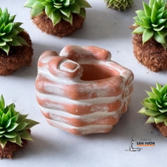 Chậu Đất Nung Hình Bàn Tay Khoanh - Gốm Sứ Sân Vườn