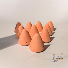 Chậu Treo Decor Gốm Đất Nung hình Bánh Ú ( Chóp Nón ) - Gốm Sứ Sân Vườn