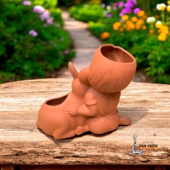 Chậu Gốm Đất Nung Hình Em Bé Ôm Thỏ - Gốm Sứ Sân Vườn - Chậu Decor Dễ Thương