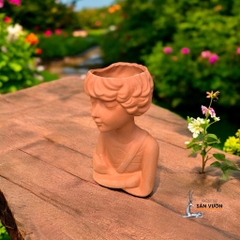 Chậu Gốm Đất Nung Hình Cậu Bé Tomboy - Gốm Sứ Sân Vườn