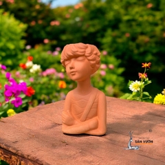 Chậu Gốm Đất Nung Hình Cậu Bé Tomboy - Gốm Sứ Sân Vườn