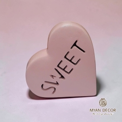 Đèn Ngủ Gốm Hình Trái Tim Ánh Đèn Vàng Ấm Áp - Gốm Sứ Sân Vườn