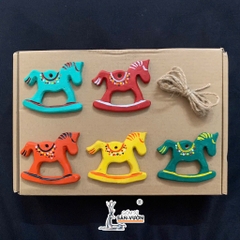 Hộp Quà Tặng Noel Handmade Bao Gồm 5 Đồ Treo Decor Noel Gốm Đất Nung Đã Trang Trí - Gốm Sứ Sân Vườn