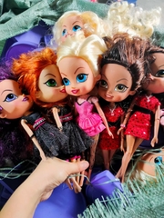 Búp Bê Mỹ Cô Gái Thời Trang Ban Nhạc Mỹ 30 cm = 12 inch The Beatrix Girls Chantal  Fashion Doll (hàng tồn kho)