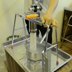 Dụng Cụ Ép Làm Mì, Bún, Bánh Canh Inox 4 Chân + 4 Mặt Ép Cao Cấp SP000049