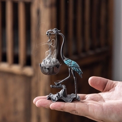 Lư Hương Hạc Cung Đình 100g – Lò Đốt Trầm Kim Loại Vạn Thọ – Kèm Đế Chống Cháy & Lỗ Cắm Nhang + Nhang Vân Mây