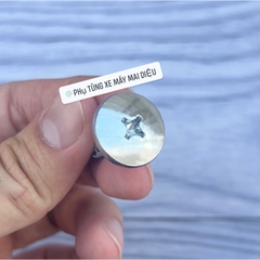 ỐC NẮP LỐC LỬA XI ZIN HÃNG SUZUKI (SPORT-XIPO-RGV-RGX-SATRIA) ĐƠN VỊ : 1 CON