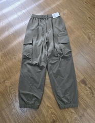 Q123 Quần gió túi hộp Uni