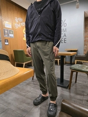 QA09 Quần jogger gió thun Eddie