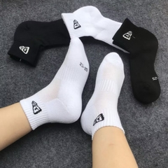 P18 Tất cổ trung New era