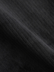 V19 Váy nhung Topten