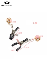 SMT4759 - Kẹp ngực bằng inox hình chuông đính bông hoa dài 5.7cm