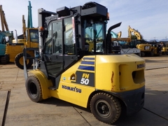 XE NÂNG DẦU KOMATSU FH50-2