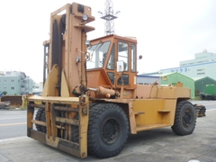 XE NÂNG KOMATSU FD200-4 – 20 TẤN