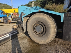 KOBELCO RK500 – Xe cẩu bánh lốp