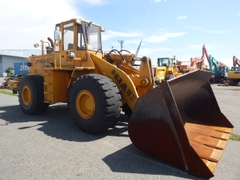 MÁY XÚC LẬT TCM L32 (1998)