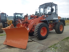 MÁY XÚC LẬT HITACHI