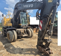 XE ĐÀO BÁNH LỐP VOLVO EW145BP