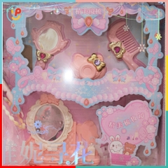 Búp Bê Công Chúa Váy Hồng Kèm Bộ Phụ Kiện Trang Điểm 102-161– Peekapaw Toys