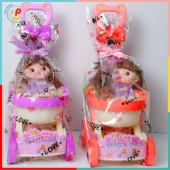 Xe đẩy búp bê kèm phụ kiện bình sữa kẹp tóc 328 PeeKaPaw Toys