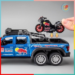Đồ chơi mô hình xe Jeep Red Bull chở xe mô tô 23cm chất liệu hợp kim cao cấp có pin có đèn và âm thanh PeeKaPaw