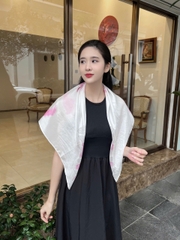 Khăn lụa tơ tằm vẽ tay – khăn lụa vuông vẽ hoa kim ngân
