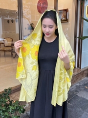 Khăn lụa tơ tằm vẽ tay – khăn lụa dài vẽ hoa hồng vàng leo