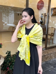 Khăn lụa tơ tằm vẽ tay – khăn lụa dài vẽ hoa hồng vàng leo
