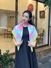 Khăn lụa tơ tằm vẽ tay – khăn lụa vuông vẽ hoa mẫu đơn viền vàng