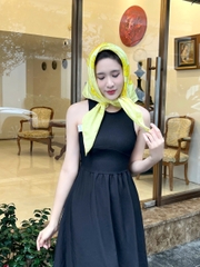 Khăn lụa tơ tằm vẽ tay – khăn lụa vuông vẽ hoa diên vĩ vàng