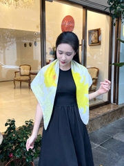 Khăn lụa tơ tằm vẽ tay – khăn lụa vuông vẽ hoa cúc