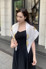 KHĂN LỤA TƠ TẰM VẼ TAY VUÔNG – VẼ HOA MAI VÀNG - QUÀ TẶNG VĂN HÓA VIỆT