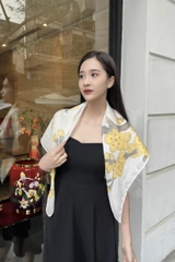 KHĂN LỤA TƠ TẰM VẼ TAY VUÔNG – VẼ CÀNH MAI - QUÀ TẶNG VĂN HÓA VIỆT