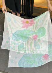 Khăn lụa tơ tằm vẽ tay hoa sen – Quà tặng thủ công Việt Nam cao cấp