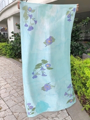 Khăn lụa tơ tằm vẽ tay hoa muống biển – Quà tặng thủ công Việt Nam cao cấp