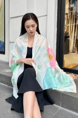 Khăn lụa tơ tằm vẽ tay hoa sen – Quà tặng thủ công Việt Nam cao cấp