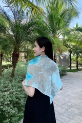 KHĂN LỤA TƠ TẰM VẼ TAY VUÔNG – VẼ HOA PHÙ DUNG - QUÀ TẶNG VĂN HÓA VIỆT