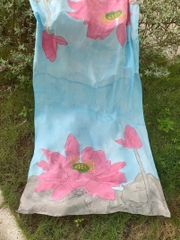 Khăn lụa tơ tằm vẽ hoa sen hồng – Quà tặng Văn hóa Việt cao cấp