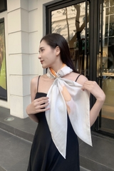 KHĂN LỤA TƠ TẰM VẼ TAY VUÔNG – VẼ HOA HỒNG VÀNG - QUÀ TẶNG VĂN HÓA VIỆT