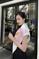 KHĂN LỤA TƠ TẰM VẼ TAY VUÔNG – VẼ HOA SEN HỒNG NỀN NHIỀU MÀU - QUÀ TẶNG VĂN HÓA VIỆT