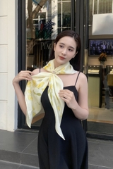 KHĂN LỤA TƠ TẰM VẼ TAY VUÔNG – VẼ HOA LEO VÀNG - QUÀ TẶNG VĂN HÓA VIỆT