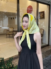 Khăn lụa tơ tằm vẽ tay – khăn lụa vuông vẽ hoa hồng vàng leo