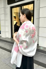 Khăn lụa tơ tằm vẽ tay hoa đào – Quà tặng thủ công Việt Nam cao cấp